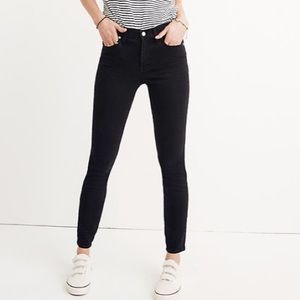 Madewell 9’’ mid rise, lunar wash. Size 28
